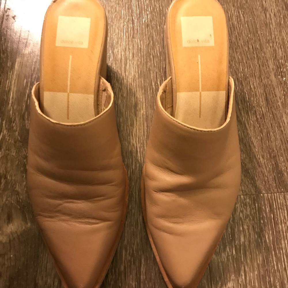 Dolce vita tan mules